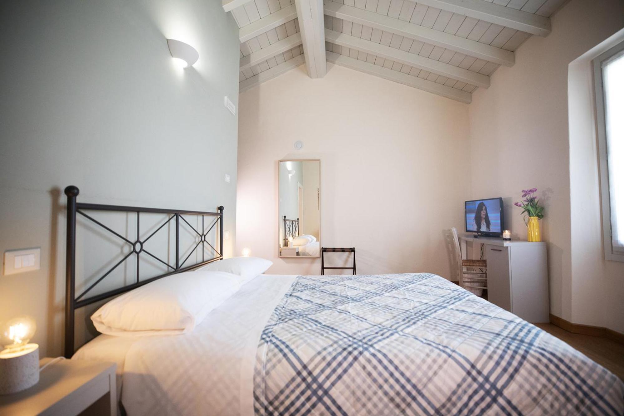 Relais La Rocca Solferino Bed & Breakfast Ngoại thất bức ảnh